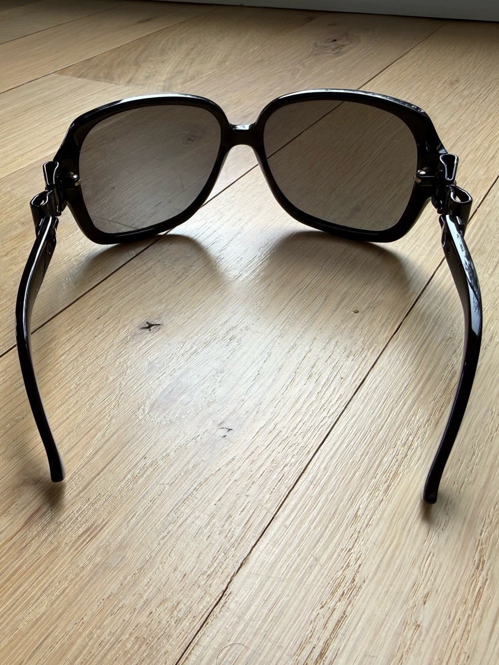 GUCCI Buckle Sunglasses GG3006/S in Pristine Black - Picture 4 of 9
